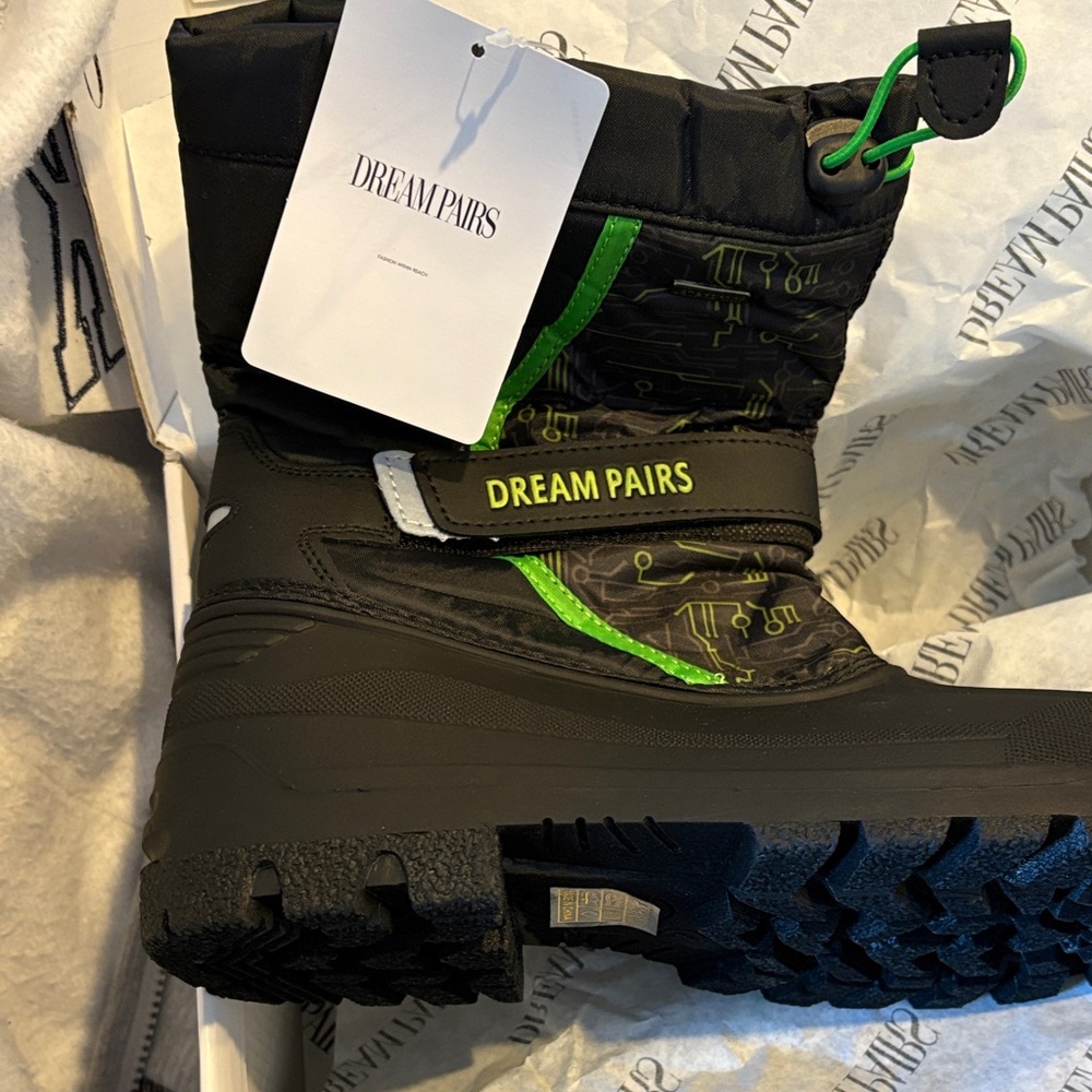 Dream Pairs Black and Neon Green Snow Boots